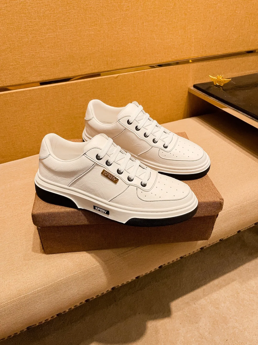 Men's shoes💰 420💰[BV]🔥 High-end men's shoes brand official website 1:1 latest masterpiece: the upper is made of Italian imported first-layer cowhide with a comfortable and breathable lining➕original non-slip and wear-resistant outsole🔥, making walking more convenient and comfortable! An exclusive new model, a stunning work, a beautiful 1:1 replica [color] compared to the official quality! Create a fashionable personality to set off your uniqueness! A must-have for trendy men! Classic 🔥Size: 38-44 Color: 🔥 Colors available🔥.